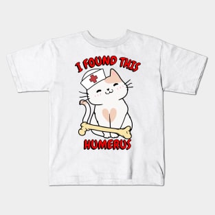 Funny Persian Cat tells a lame joke Kids T-Shirt